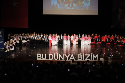 Bursa Yuvam'da miniklerden yıl sonu şöleni