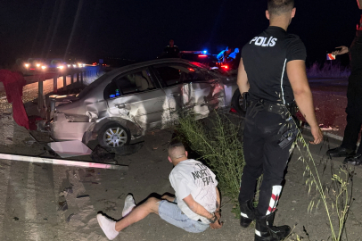 Bursa'da 100 kilometrelik kovalamaca bariyere çarpınca bitti