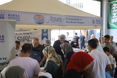 Aşure ikramları Gürsu'da devam etti