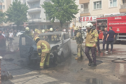 Bursa'da çakmak yüklü araç alev alev yandı