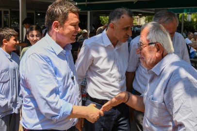 Başkan Aydın vatandaşlarla sahada omuz omuza