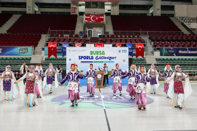 Bursa'da 'Yaz Spor Okulları' coşkulu açılış töreniyle başladı