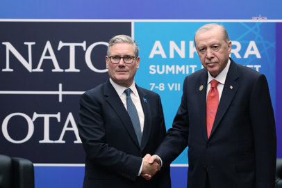 İngiltere Başbakanı, Cumhurbaşkanı Erdoğan’ın NATO liderlerine özel hediyesini Türkiye’de bıraktı