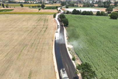 Bursa Büyükşehir ekipleri, Gökçeköy'de yolları yeniliyor