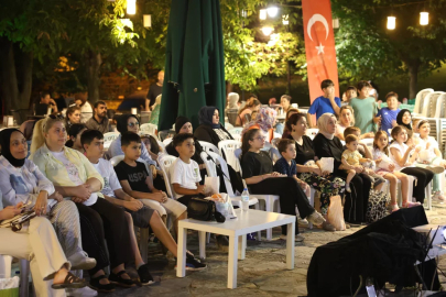 Osmangazi'de mahalleler yazlık sinemayla şenleniyor