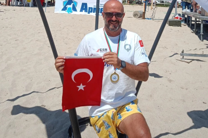 Bursalı Ömer Kalay engelleri yüzme, yelken ve kürekle aştı