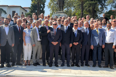 Bursa'da CHP'li belediye başkanları ve meclis üyeleri YENİ Parti'ye geçti