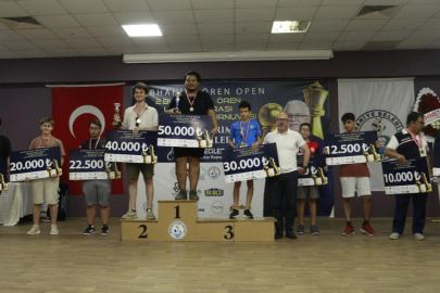 Bursa Büyükşehir Belediyespor'dan satrançta çifte başarı