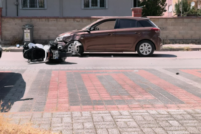 İnegöl'de otomobil ile motosiklet çarpıştı: 2'si çocuk 3 yaralı
