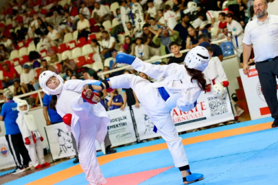 Uluslararası Gemlik Karate Turnuvası yoğun katılımla tamamlandı