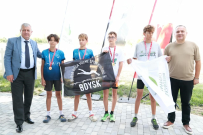 Osmangazi Belediyesi gençleri spor yapmaya teşvik ediyor