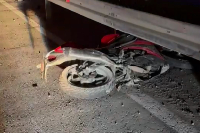 Bursa’da motosiklet bariyerlere çarptı: Sürücü ağır yaralandı