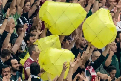 Tribünde 'sarı torba' sallayanlar hakkında gözaltı kararı