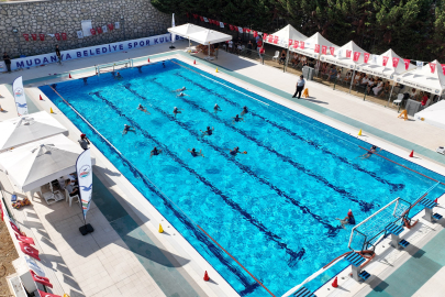 Mudanya’da genç sporcular Zafer Kupası için kulaç attı