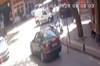 Bursa'da kaza: Otomobille çarpışan motosikletli yaralandı
