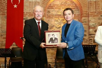 Osmangazi’de 30 Ağustos coşkusu: “Bir Memleket Hikayesi” sahnelendi