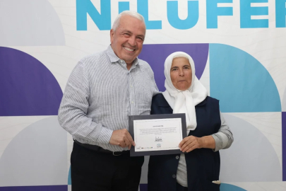 Nilüfer Belediyesi kursiyerleri okuma yazma sertifikalarını aldı