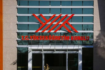 Akademisyenlere 'sosyal medya' yasağı getirildi