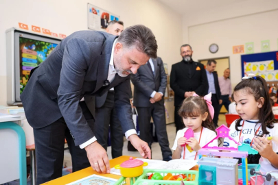 Bursa Büyükşehir Belediye Başkan Vekili Biba, öğrencilerin ilk ders heyecanına ortak oldu