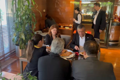 Özgür Özel börek ikramını geri çevirmişti: O vatandaşla kahvaltı yaptı