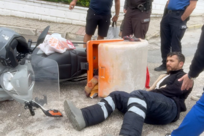 Bursa'da kuryenin önüne aniden çıkan araç kazaya sebep oldu