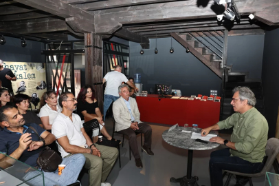 Nilüfer Belediyesi "Çok Hayat Bir Kalem" sergisini izlenime açtı