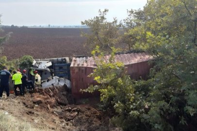 Bursa'da tır tarlaya uçtu: 1 yaralı