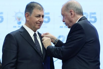 Cemil Tugay AKP'ye geçti!