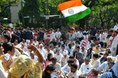 Hindistan'da “hamam böceği” protestosunda binlerce kişi gözaltına alındı