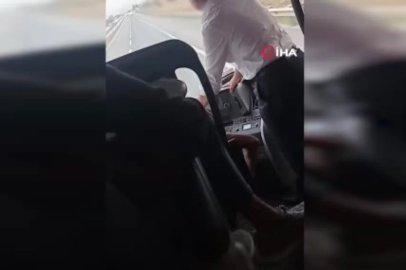 Bursa'ya gelen otobüste tehlikeli anlar kamerada: Şoför seyir halindeyken yerini değiştirdi