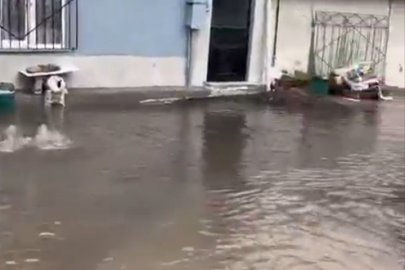 Bursa'da pazar yerleri ve sokaklar göle döndü