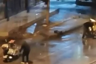 Bursa'da kaza sonrası yola saçılan meyveleri vatandaşlar topladı