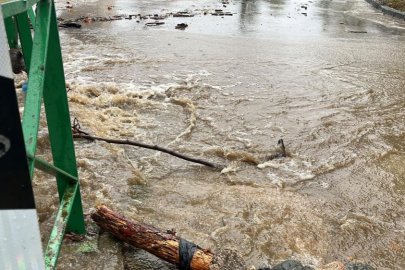 Bursa'da sağanak yağış dereleri taşırdı