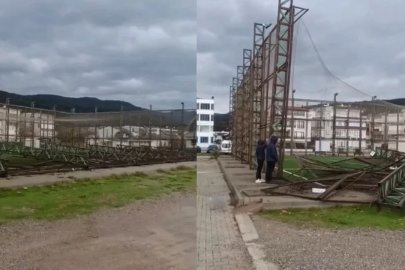 Bursa’da fırtına halı sahanın direklerini yıktı