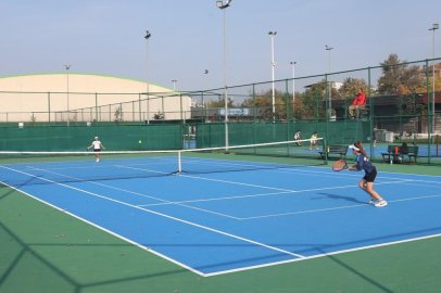 Cumhuriyet coşkusu tenis kortlarına taşındı