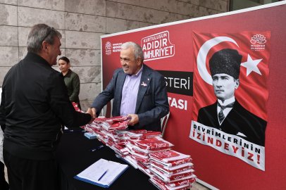 Nilüfer Belediyesi’nden 29 Ekim için ücretsiz Atatürk posteri