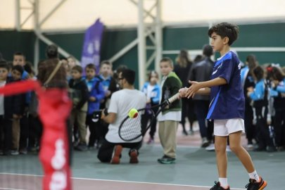 Bursa'da 600 öğrenci ücretsiz tenis eğitimi alacak