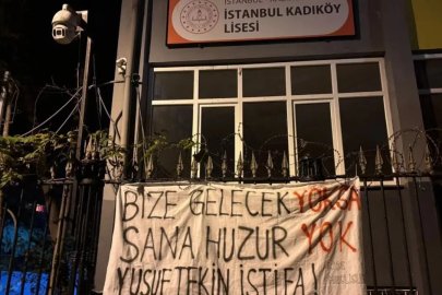 "Yusuf Tekin istifa" pankartı sebebiyle tutuklanan iki öğrenci tahliye edildi
