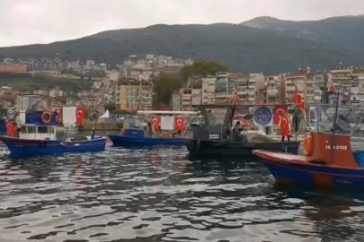 Gemlik’te tekne ve kayıklar bayrakla donatıldı