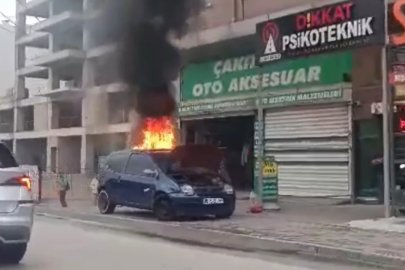 Bursa'da park halindeki otomobil yandı