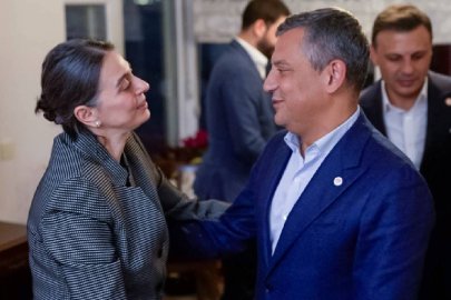 Özgür Özel, Sinem Dedetaş'ı ev hapsinde ziyaret etti