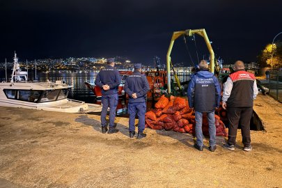 Bursa'da 350 kilo kaçak midye ele geçirildi