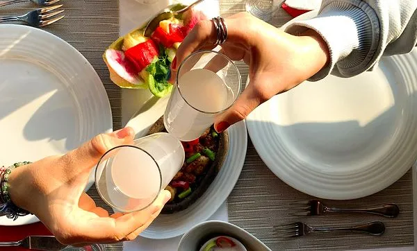 Bir rakı grubuna daha zam