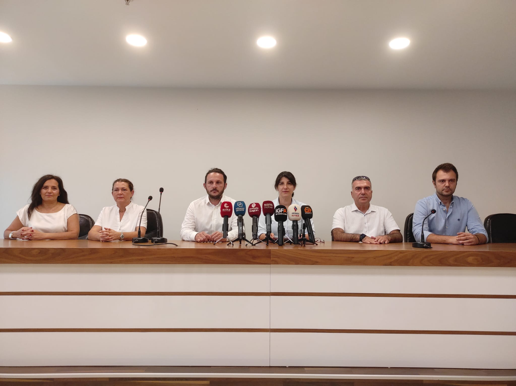 Bursa’da petshoplarda yasa dışı ilaç satışı: Veteriner hekimlerden yeni düzenleme çağrısı