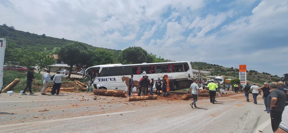 Çanakkale’de zincirleme kaza: Çok sayıda ölü ve yaralı var