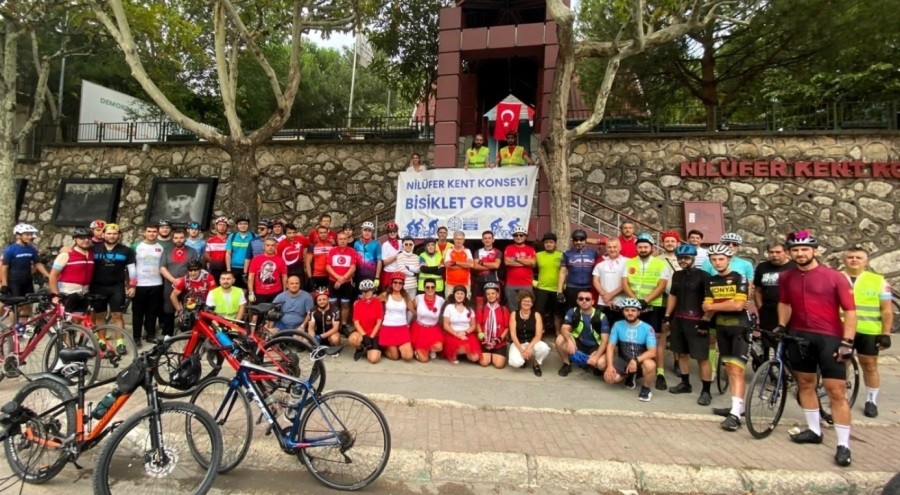 Nilüfer’de bisiklet tutkunları 30 Ağustos’u “Zafer Sürüşü” ile kutladı