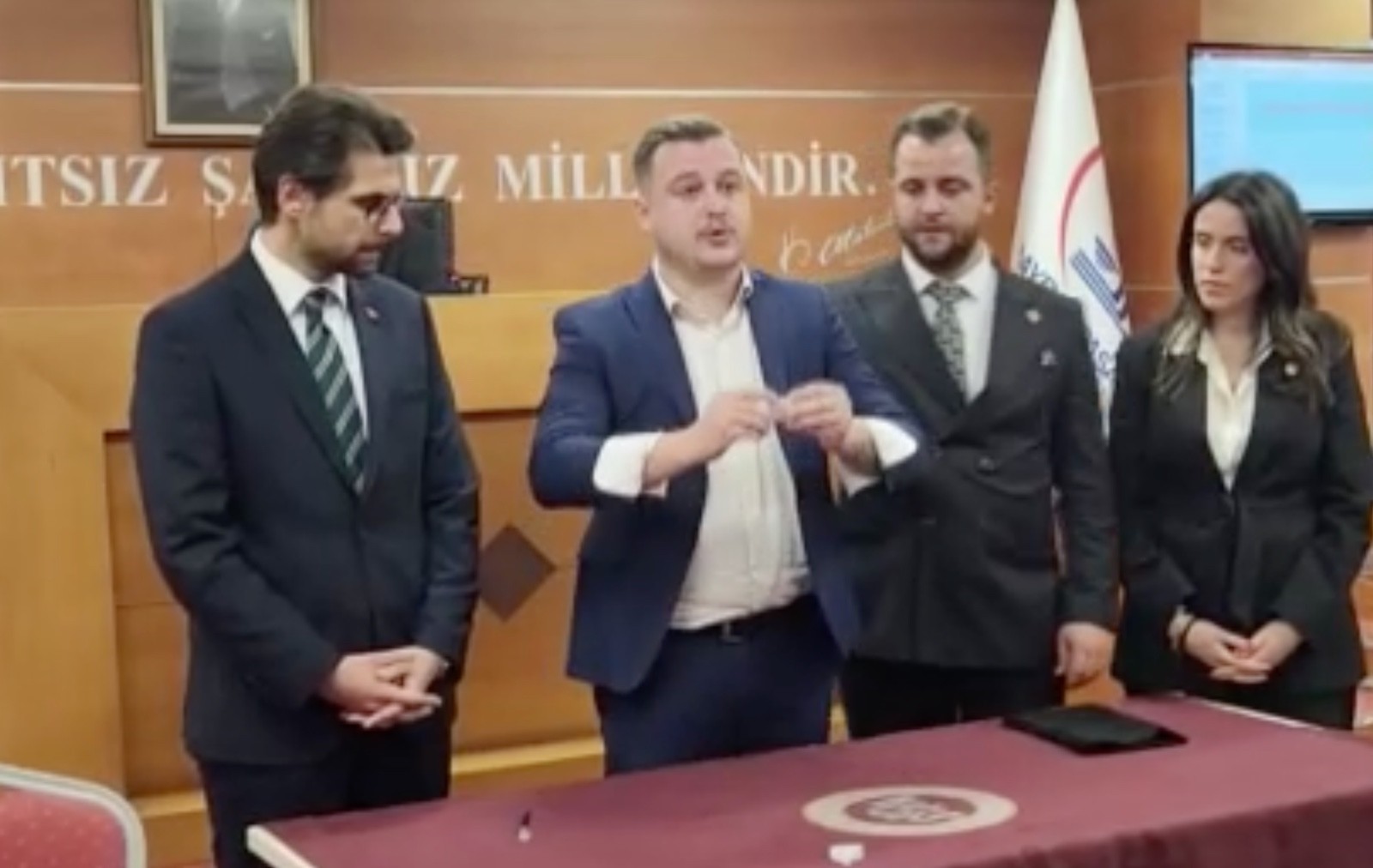 Bayrampaşa’da başkan vekili kura ile belirlendi: Seçimi CHP’nin adayı kazandı