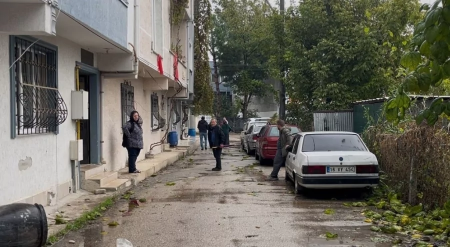 Bursa’da dengesini kaybedip camdan düşen şahıs ağır yaralandı