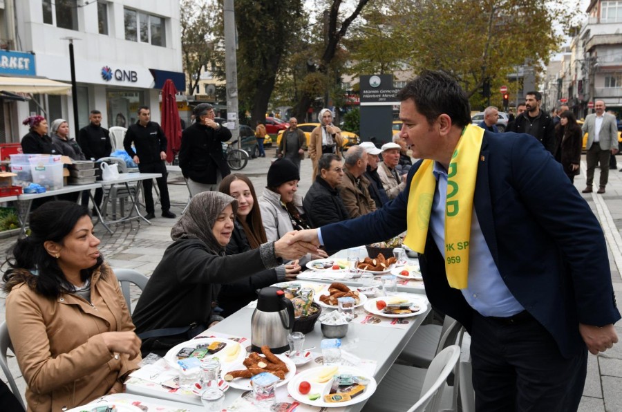 Osmangazi Belediye Başkanı Aydın İstiklal Mahallesi’nde vatandaşlarla buluştu