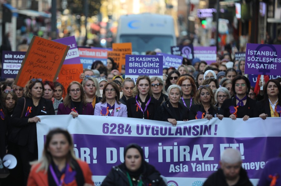 Bursa’da kadınlardan eşit ve şiddetsiz bir dünya çağrısı